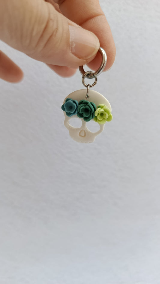 Pendientes Calavera con 3 flores verde